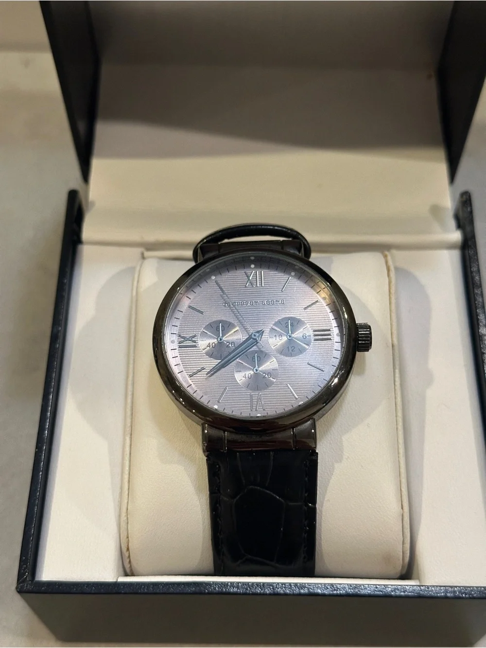 Geoffrey Beene In Box Men's Silver Black Leather Strap Watch **Needs Battery**
